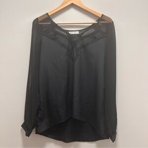 Gental Fawn black v neck blouse with slit sheer arms